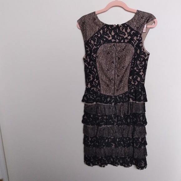 BCBGMaxAzria Black Tiered Lace Overlay Sleeveless Cocktail Dress Size 4 - Picture 2 of 16